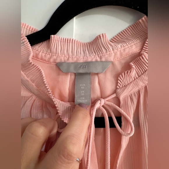 H&M Light Pink Ruffled Blouse - Picture 3 of 3